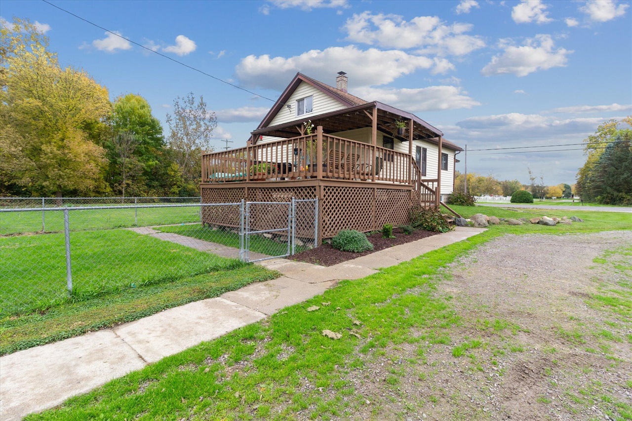 4154 W Carpenter Road, Flint, MI, 48504-1143