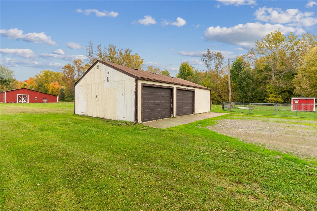 4154 W Carpenter Road, Flint, MI, 48504-1143