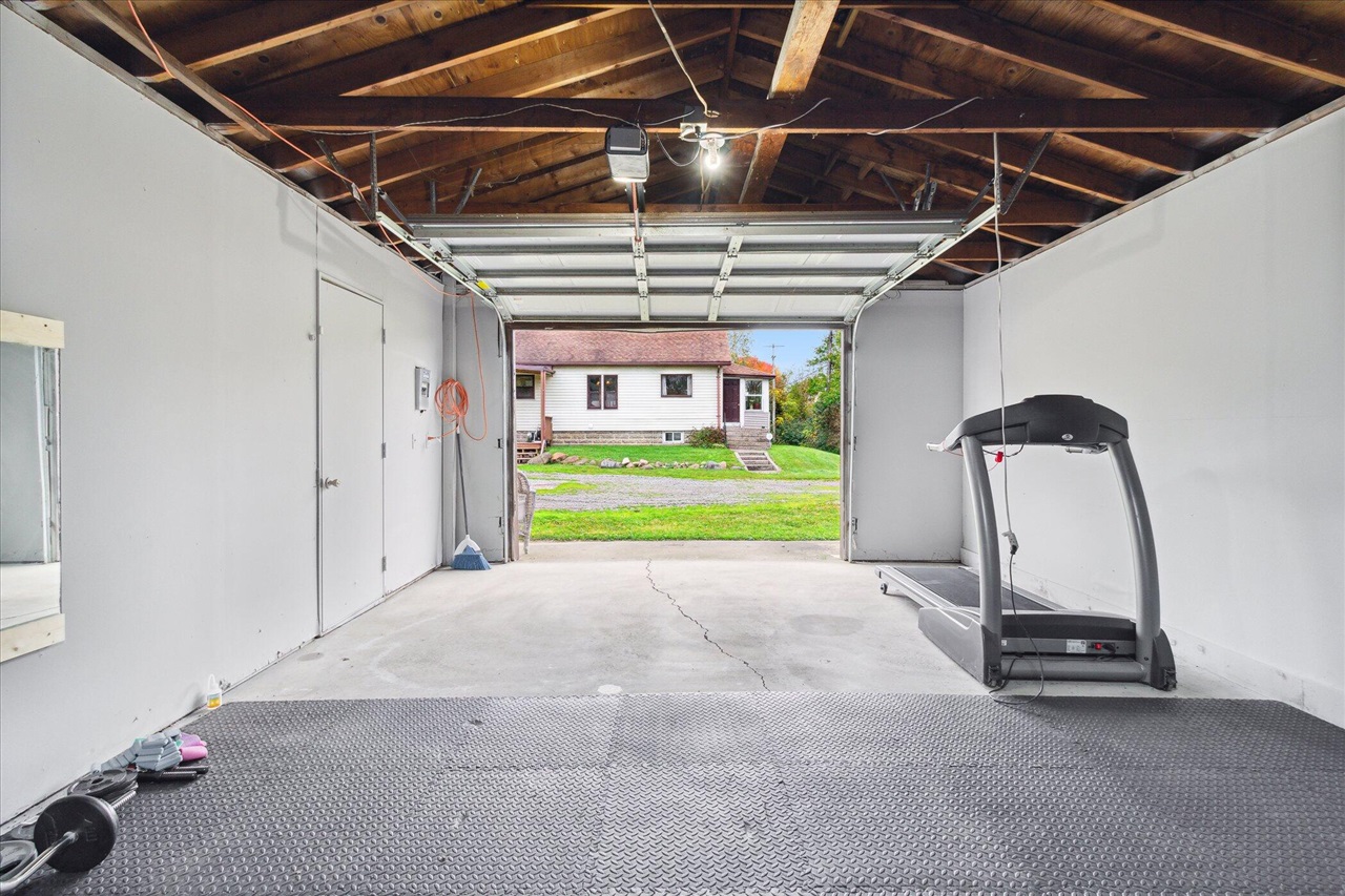 4154 W Carpenter Road, Flint, MI, 48504-1143