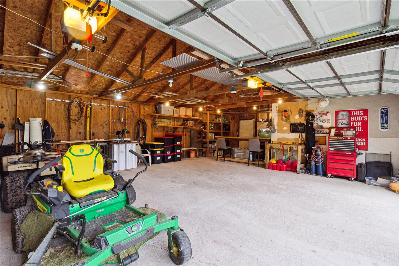 4154 W Carpenter Road, Flint, MI, 48504-1143