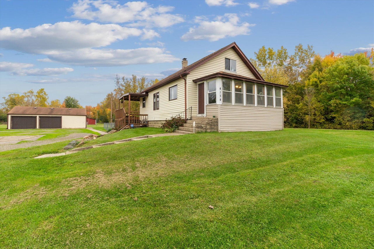 4154 W Carpenter Road, Flint, MI, 48504-1143