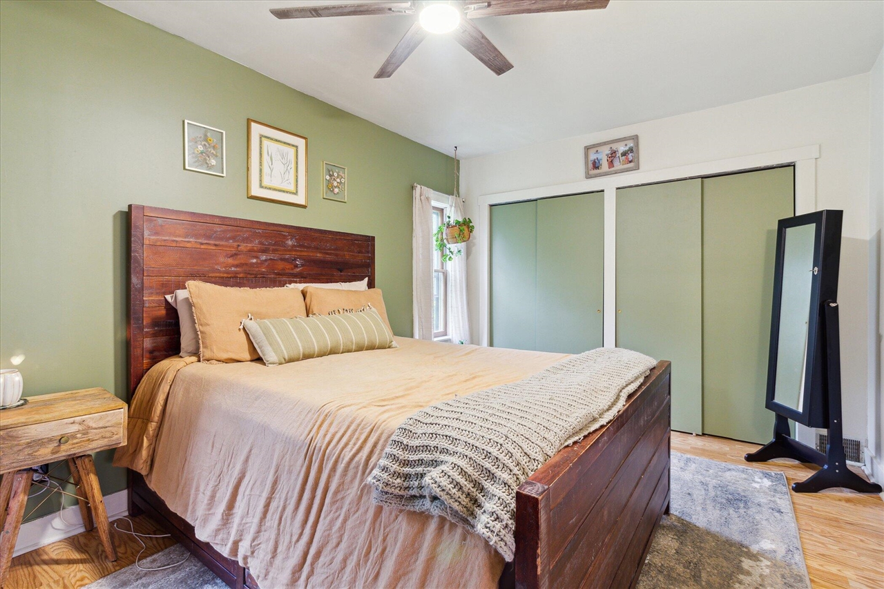 4154 W Carpenter Road, Flint, MI, 48504-1143