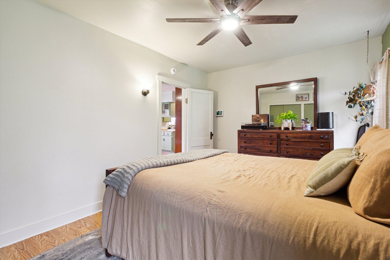 4154 W Carpenter Road, Flint, MI, 48504-1143