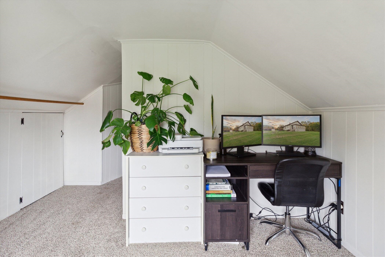 4154 W Carpenter Road, Flint, MI, 48504-1143