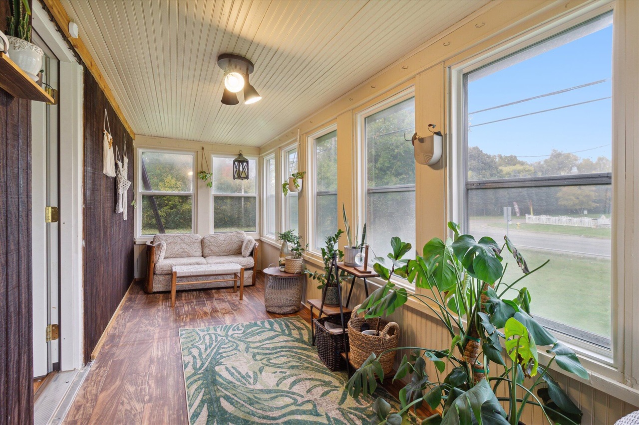 4154 W Carpenter Road, Flint, MI, 48504-1143