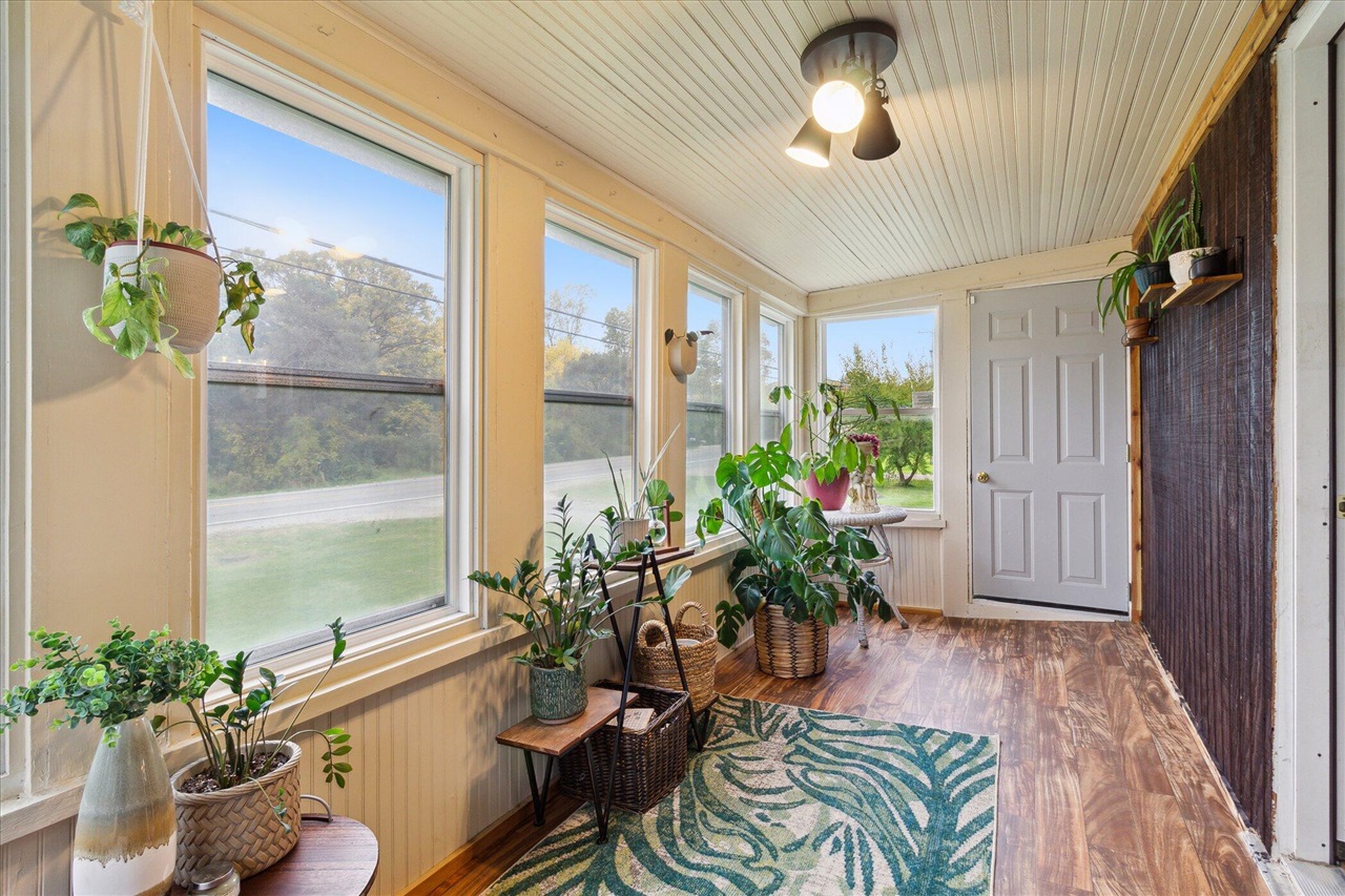 4154 W Carpenter Road, Flint, MI, 48504-1143