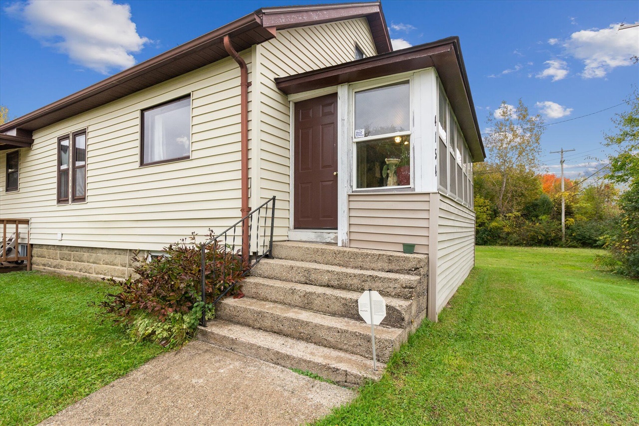 4154 W Carpenter Road, Flint, MI, 48504-1143