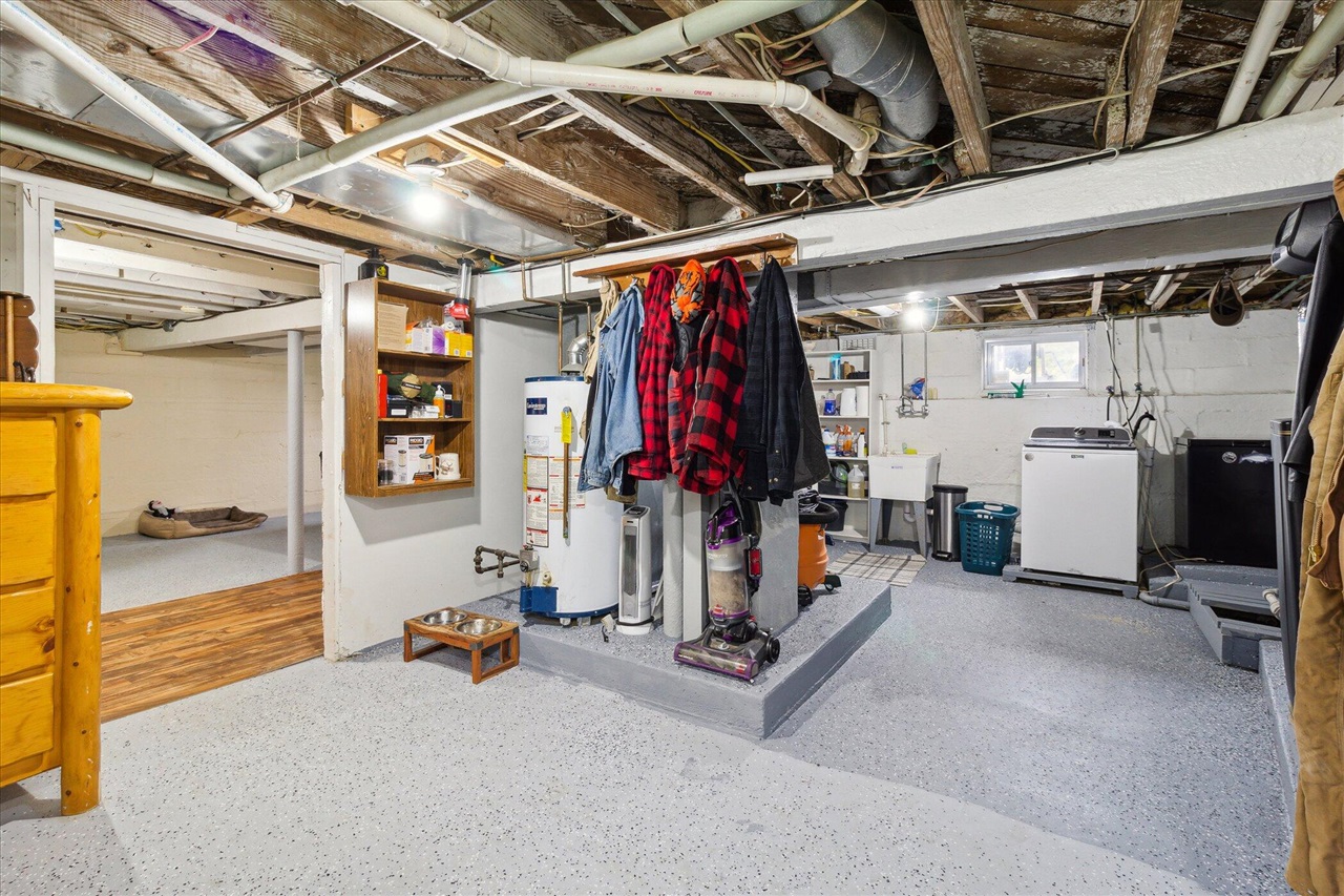 4154 W Carpenter Road, Flint, MI, 48504-1143