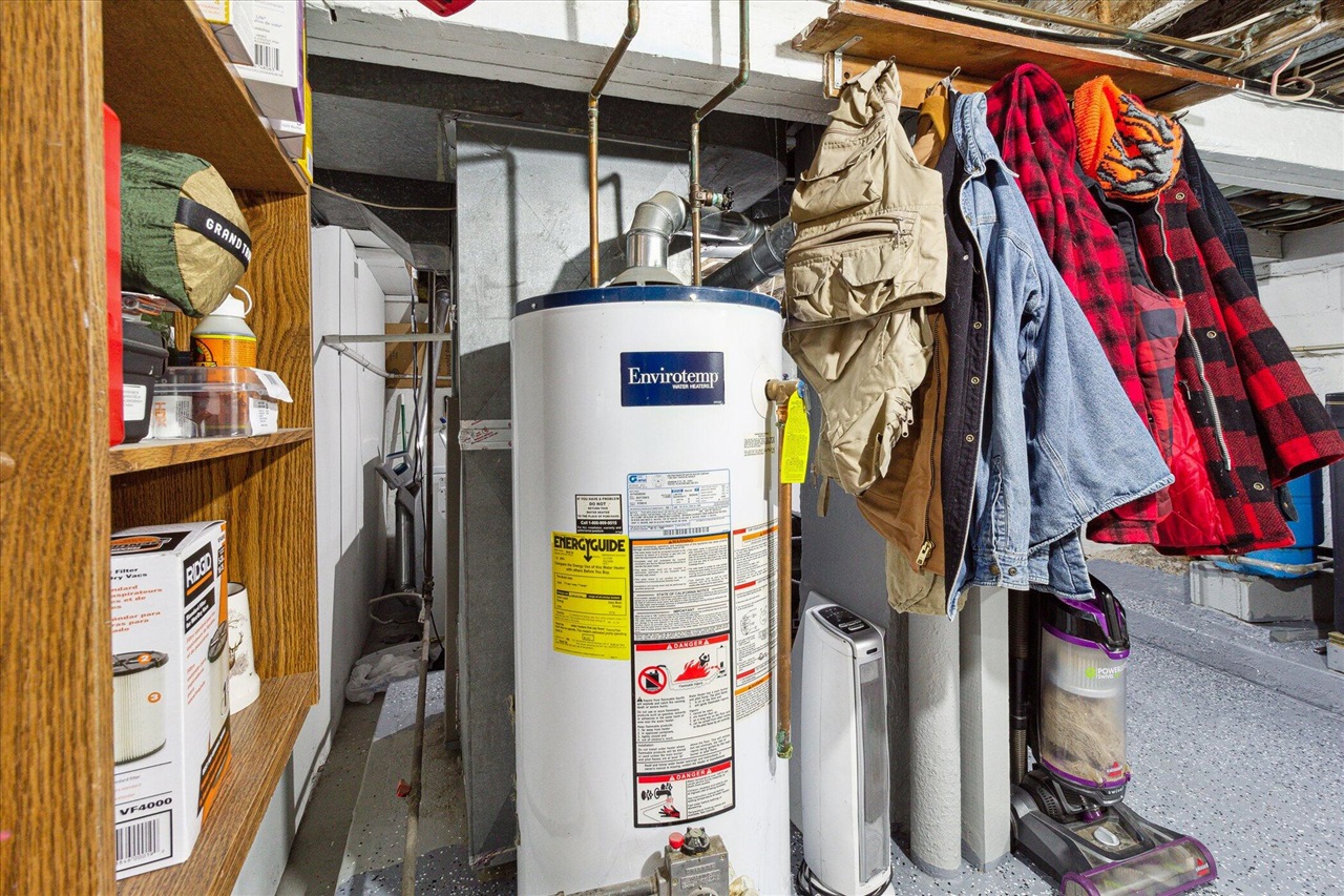 4154 W Carpenter Road, Flint, MI, 48504-1143