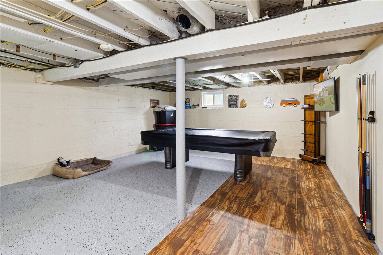 4154 W Carpenter Road, Flint, MI, 48504-1143