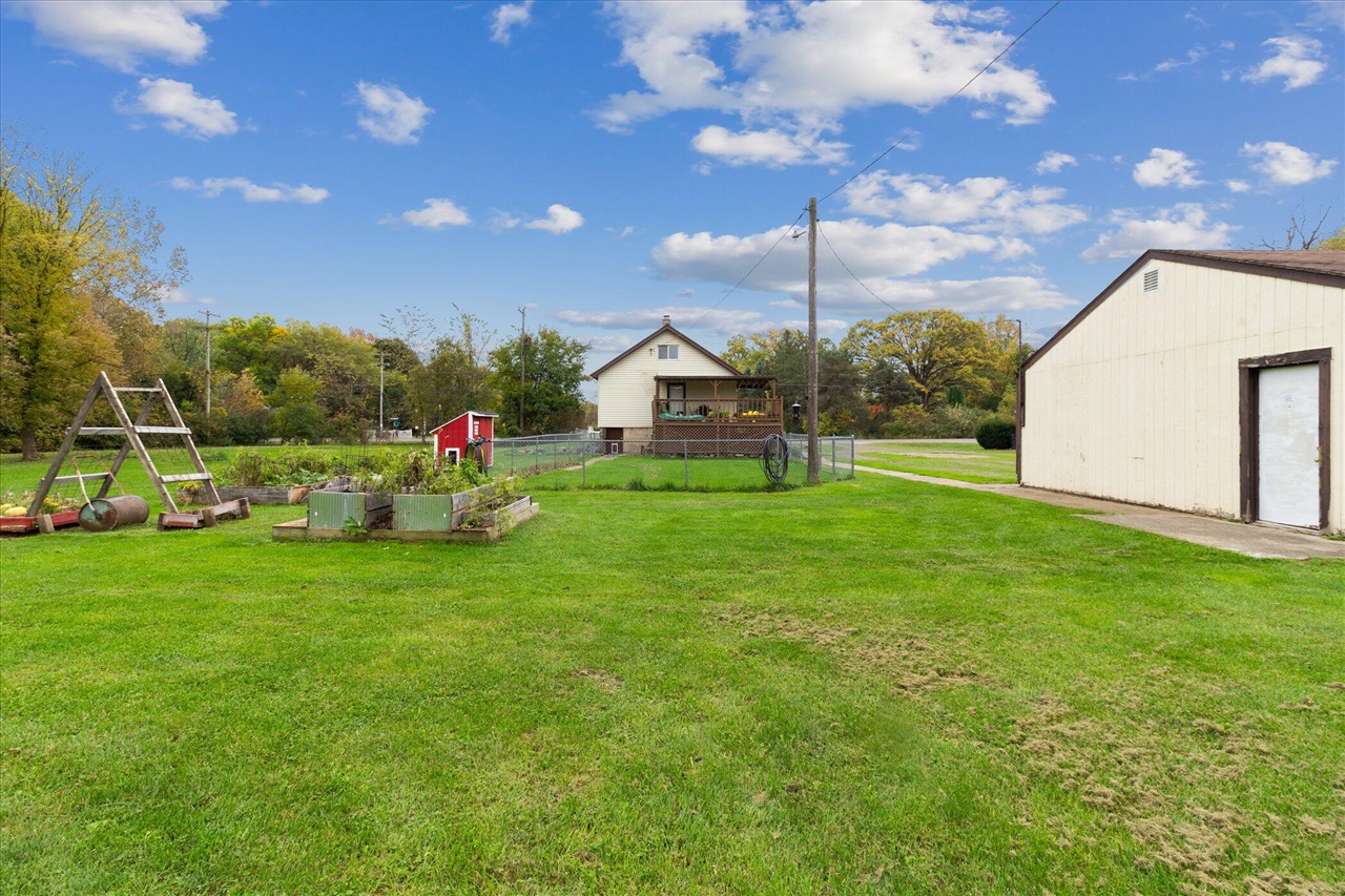 4154 W Carpenter Road, Flint, MI, 48504-1143