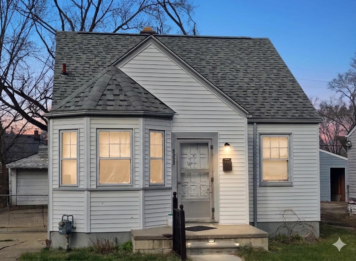 8225 Grandville Avenue, Detroit, MI, 48228-3007