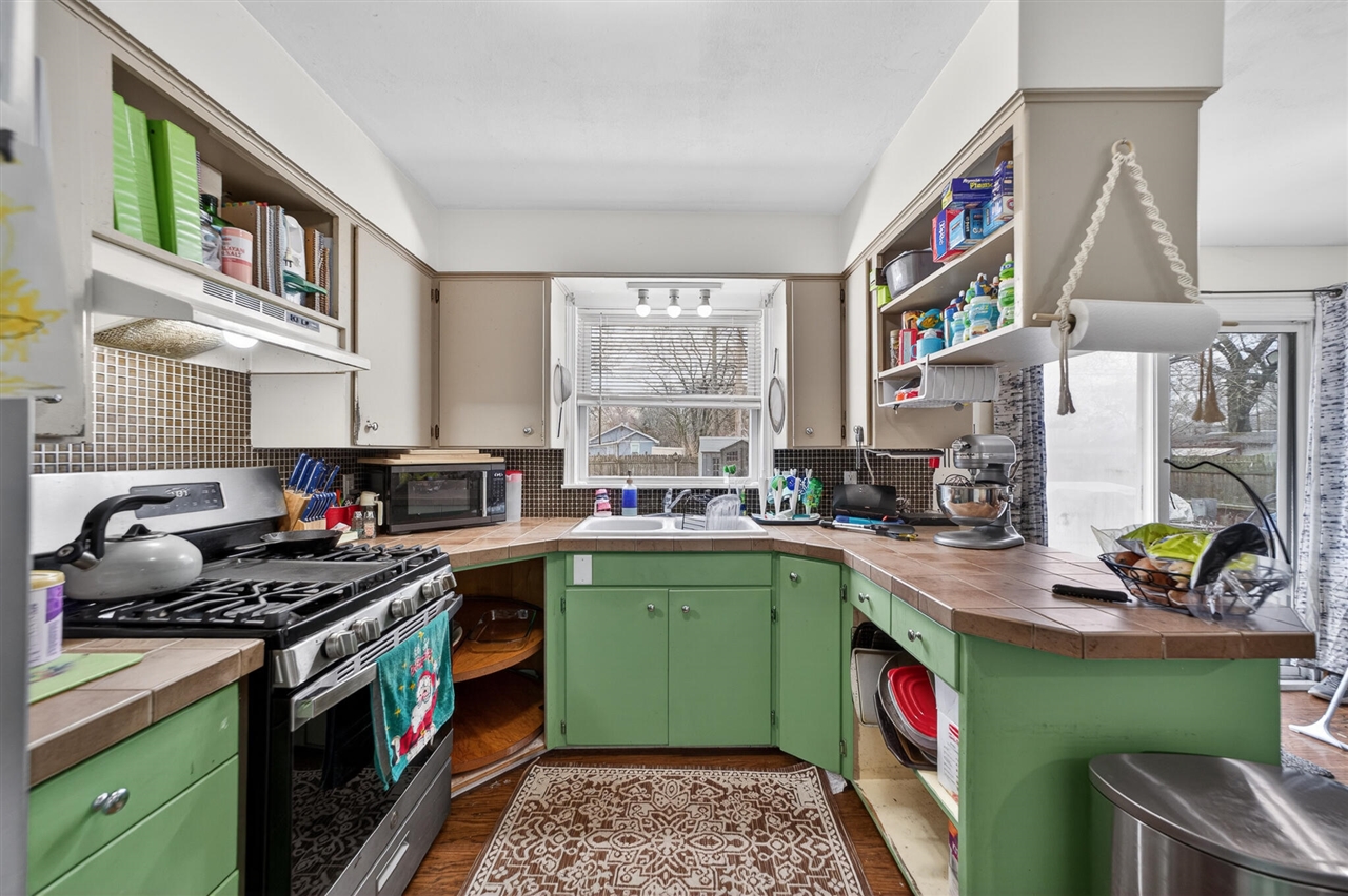 1277 Francis Avenue, Muskegon, MI, 49442-4172