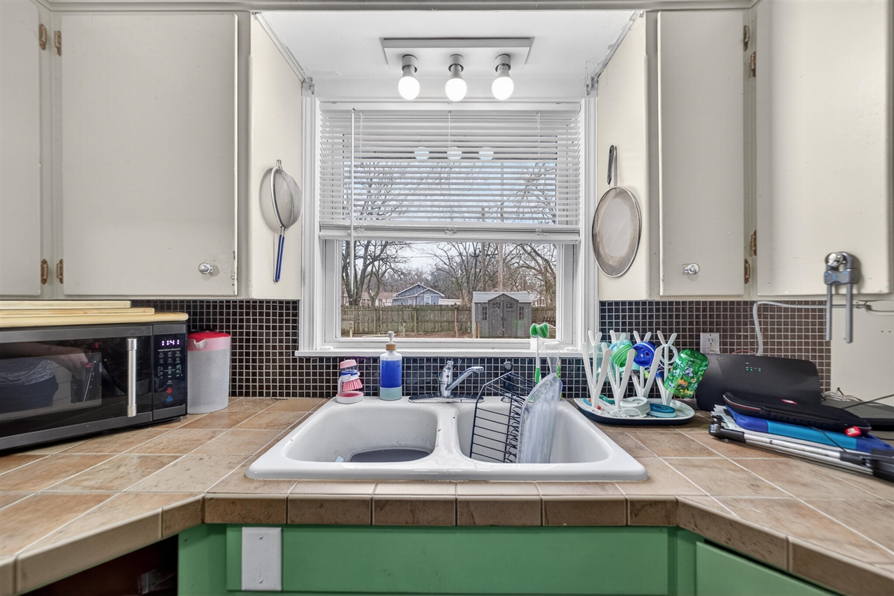 1277 Francis Avenue, Muskegon, MI, 49442-4172