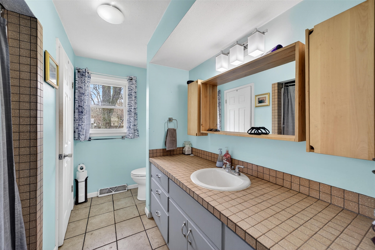 1277 Francis Avenue, Muskegon, MI, 49442-4172