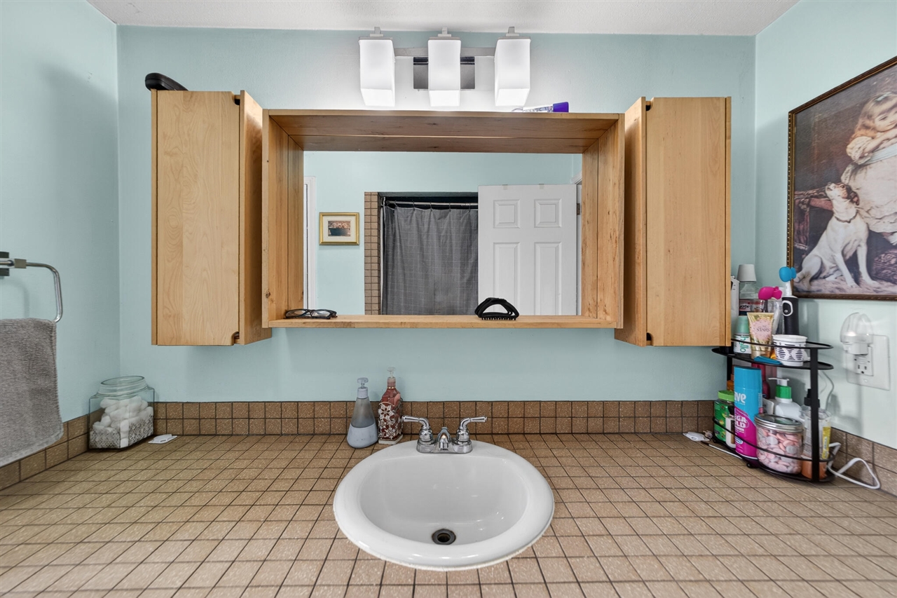 1277 Francis Avenue, Muskegon, MI, 49442-4172