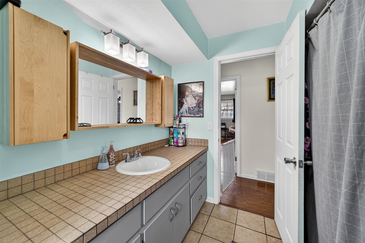 1277 Francis Avenue, Muskegon, MI, 49442-4172