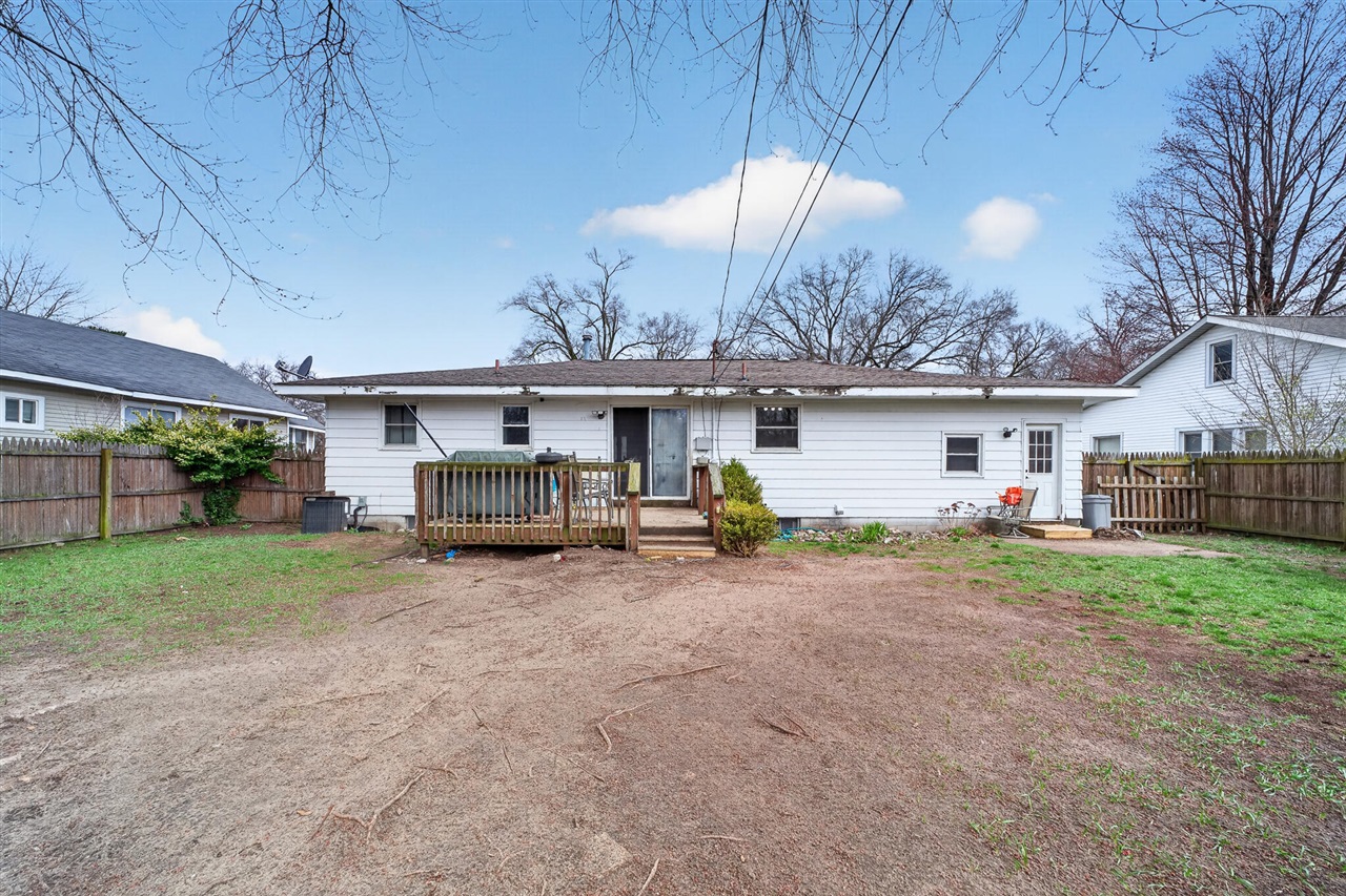 1277 Francis Avenue, Muskegon, MI, 49442-4172