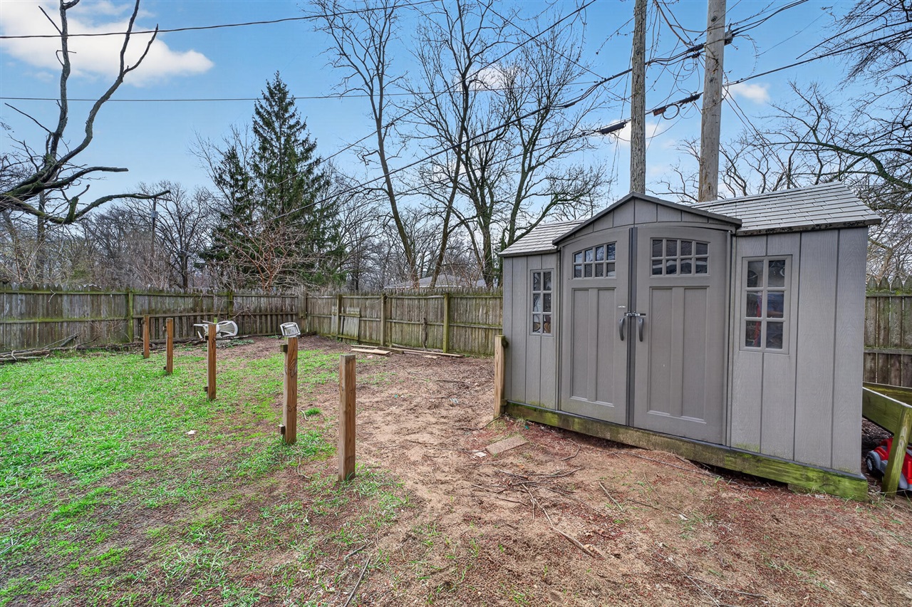 1277 Francis Avenue, Muskegon, MI, 49442-4172