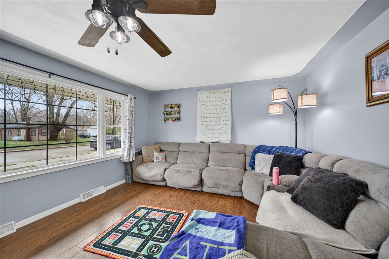 1277 Francis Avenue, Muskegon, MI, 49442-4172