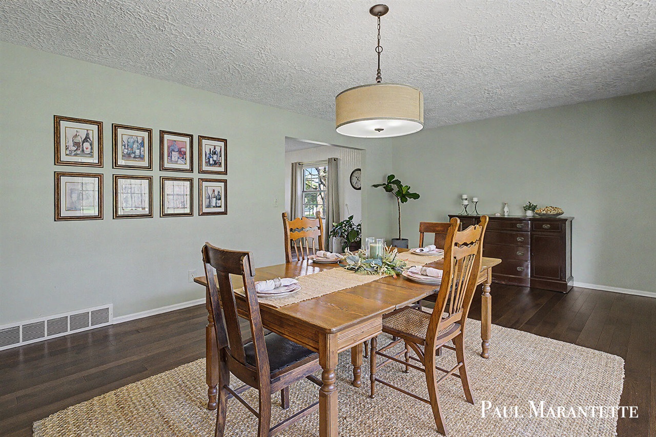 816 Geneva Drive, Wayland, MI, 49348-9508