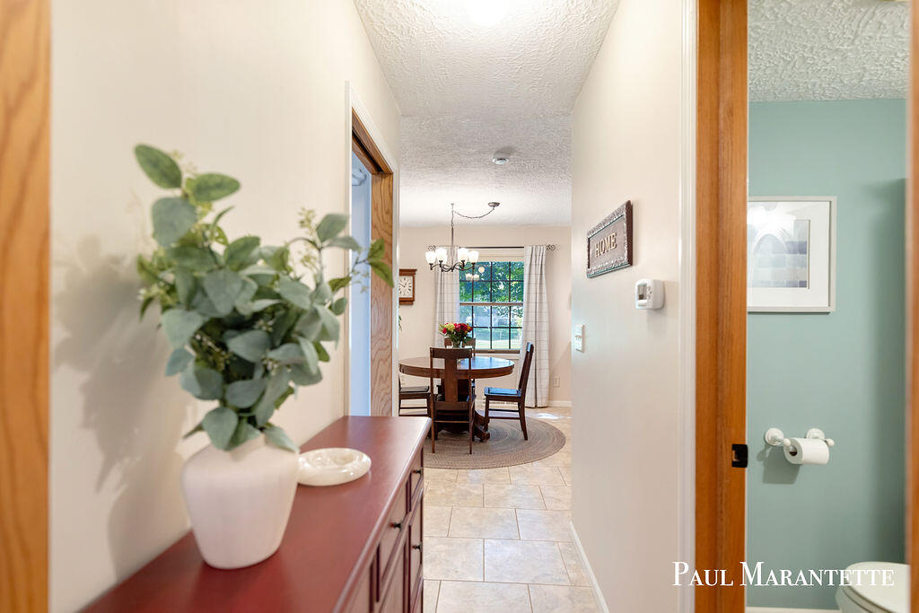 816 Geneva Drive, Wayland, MI, 49348-9508