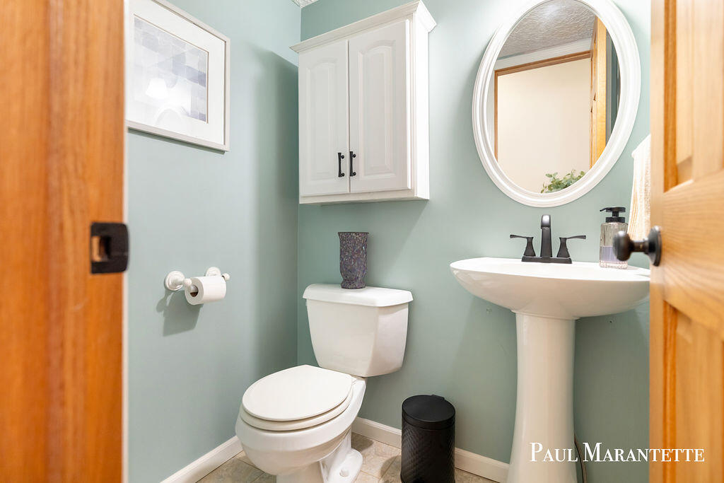 816 Geneva Drive, Wayland, MI, 49348-9508