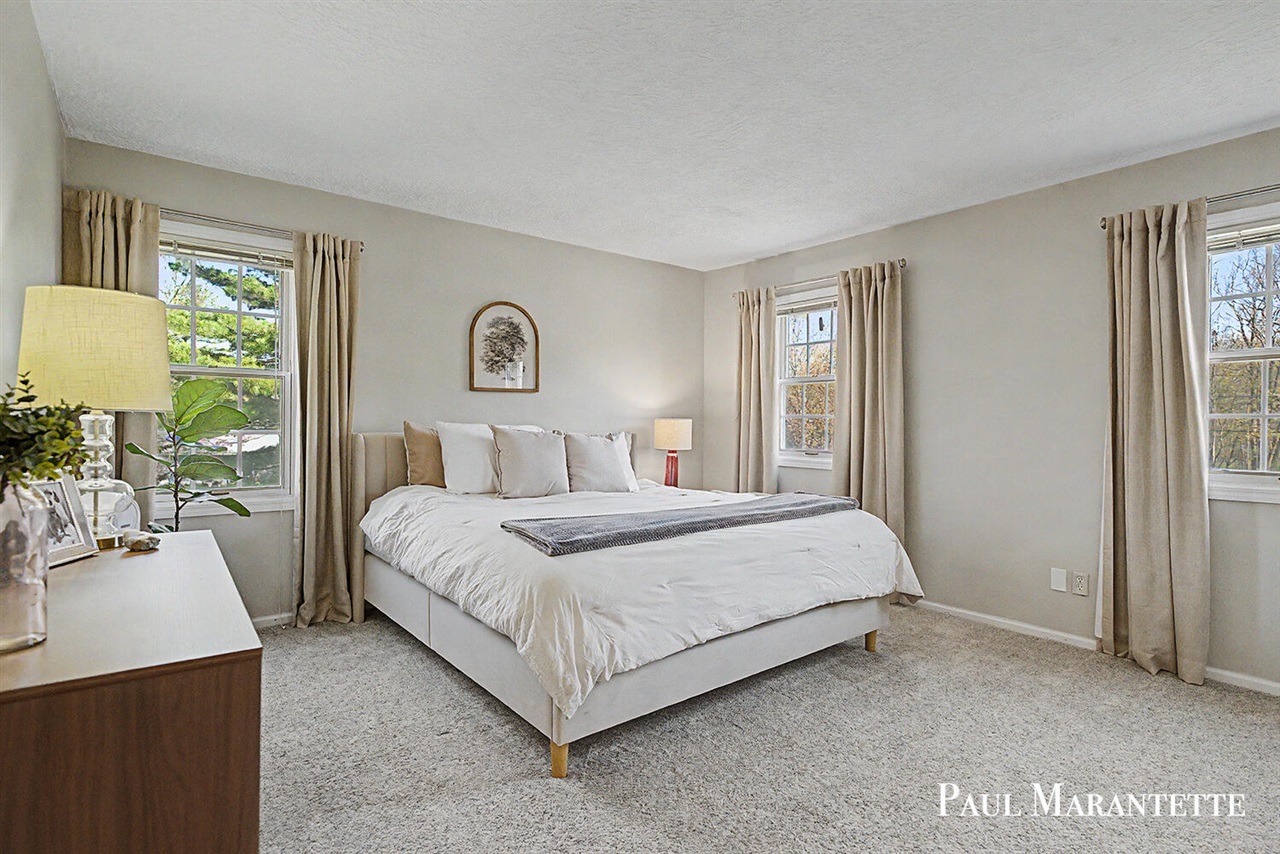 816 Geneva Drive, Wayland, MI, 49348-9508