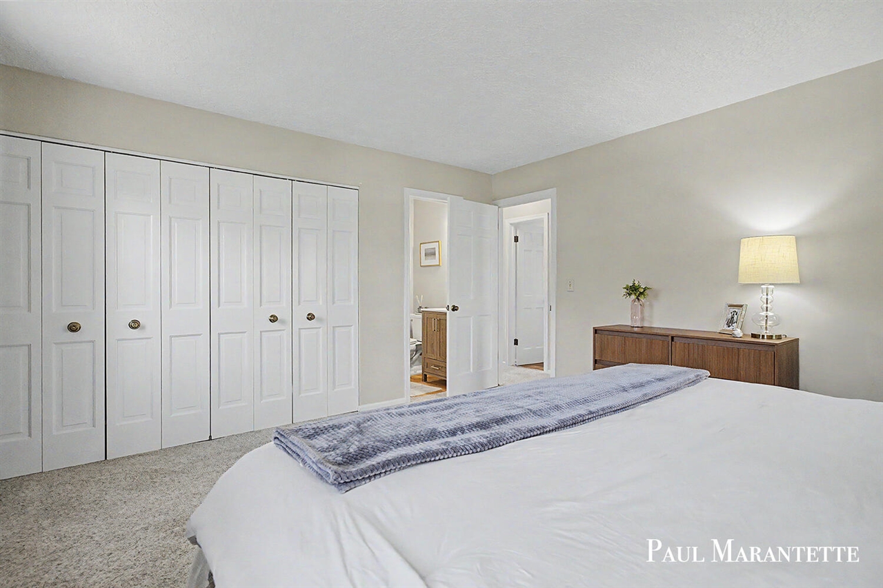 816 Geneva Drive, Wayland, MI, 49348-9508