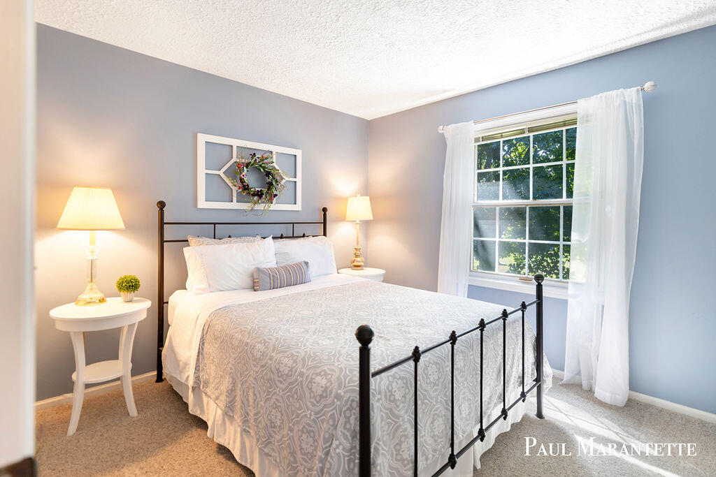 816 Geneva Drive, Wayland, MI, 49348-9508