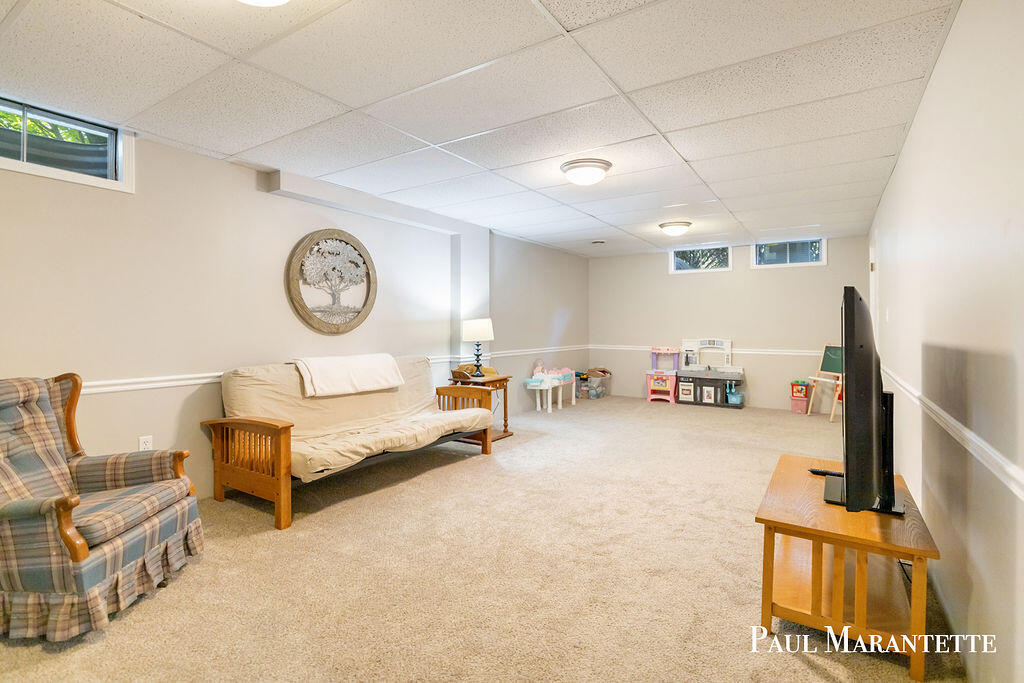 816 Geneva Drive, Wayland, MI, 49348-9508