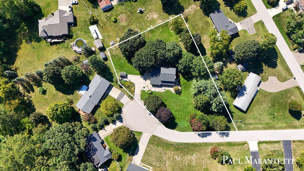 816 Geneva Drive, Wayland, MI, 49348-9508