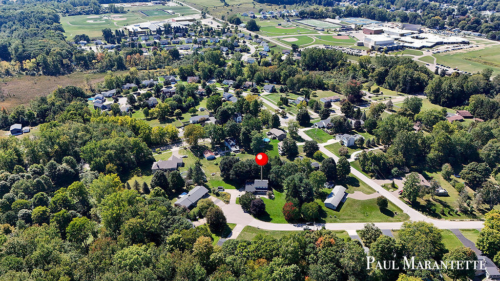 816 Geneva Drive, Wayland, MI, 49348-9508