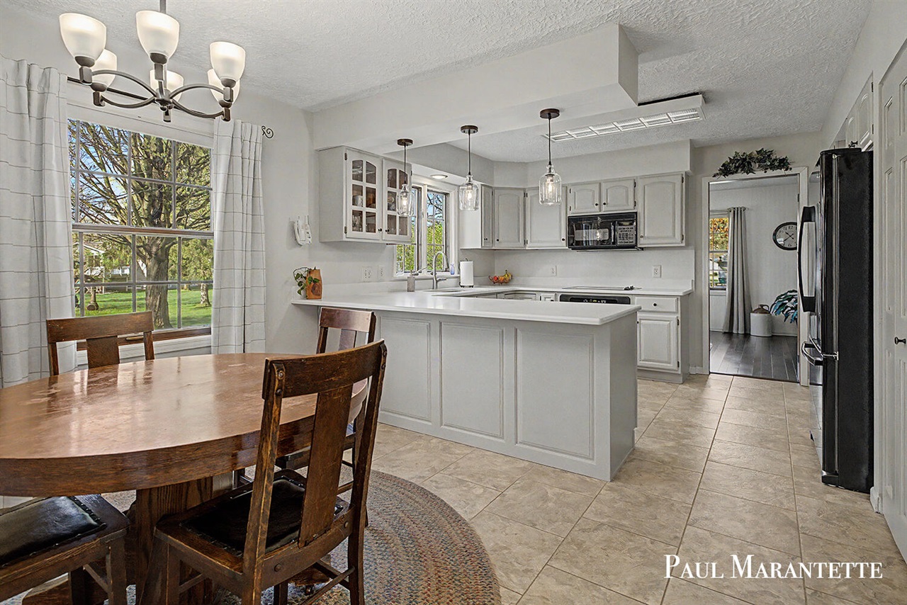 816 Geneva Drive, Wayland, MI, 49348-9508