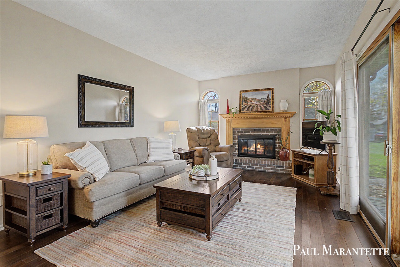 816 Geneva Drive, Wayland, MI, 49348-9508