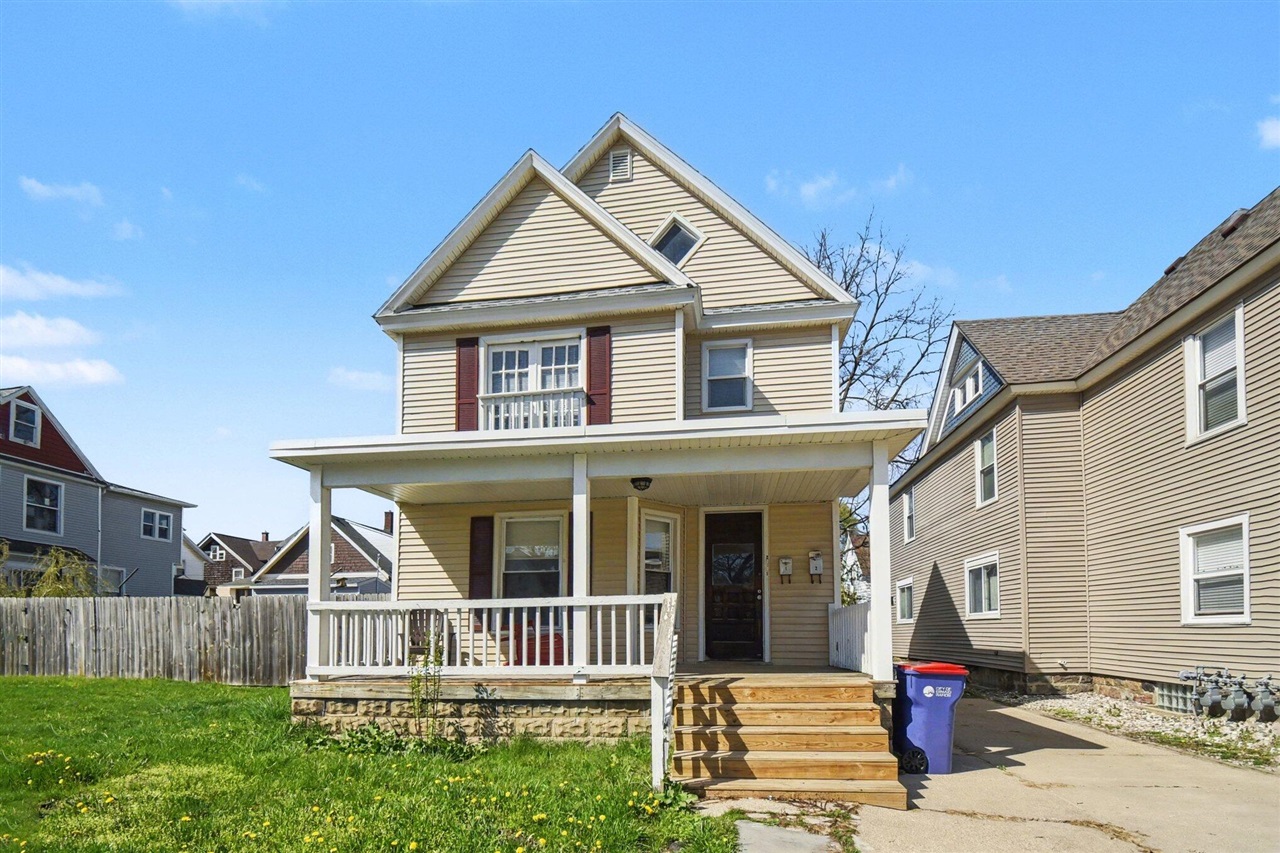 1043 Bridge Street, Grand Rapids, MI, 49504-5061