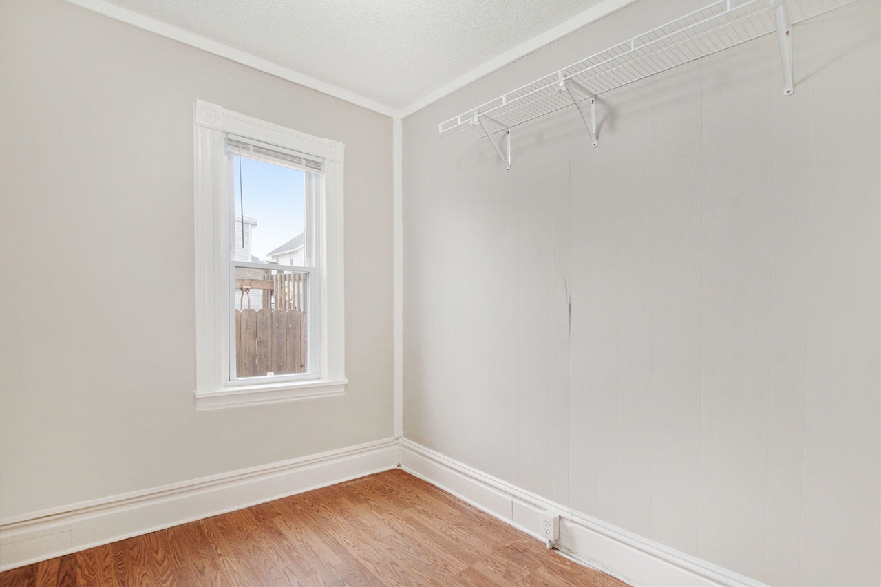 1043 Bridge Street, Grand Rapids, MI, 49504-5061