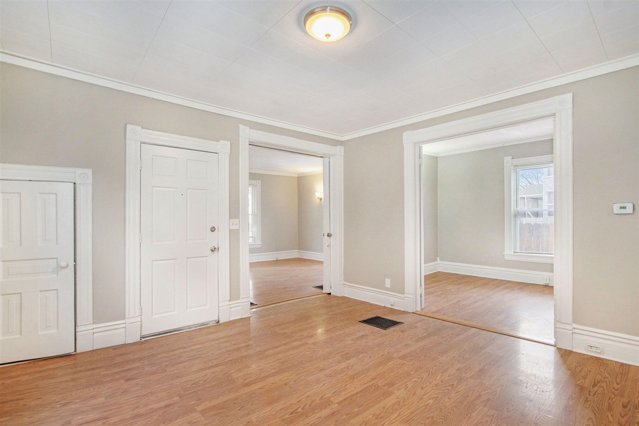 1043 Bridge Street, Grand Rapids, MI, 49504-5061