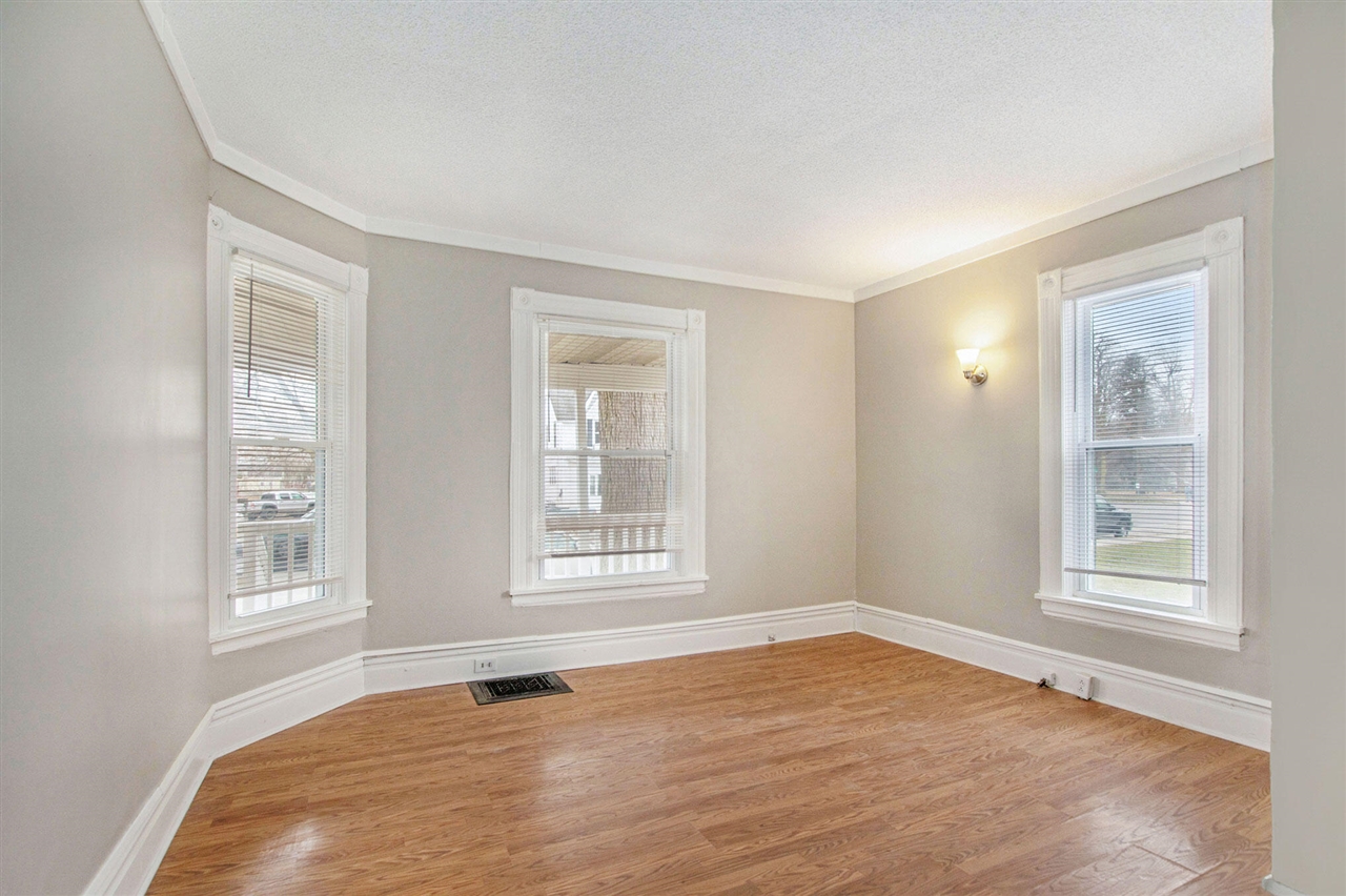 1043 Bridge Street, Grand Rapids, MI, 49504-5061