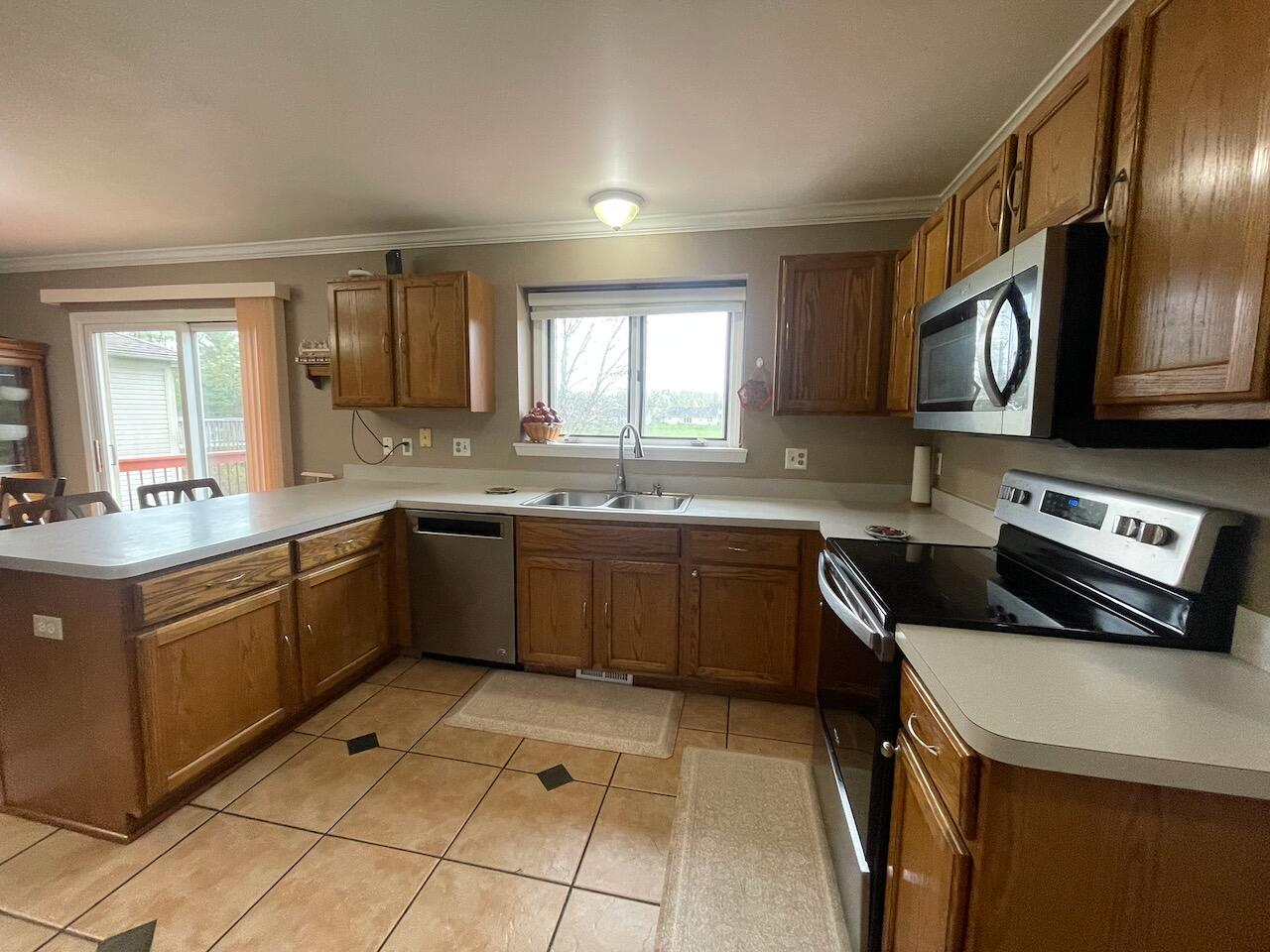808 Church Street, Fowlerville, MI, 48836-7919