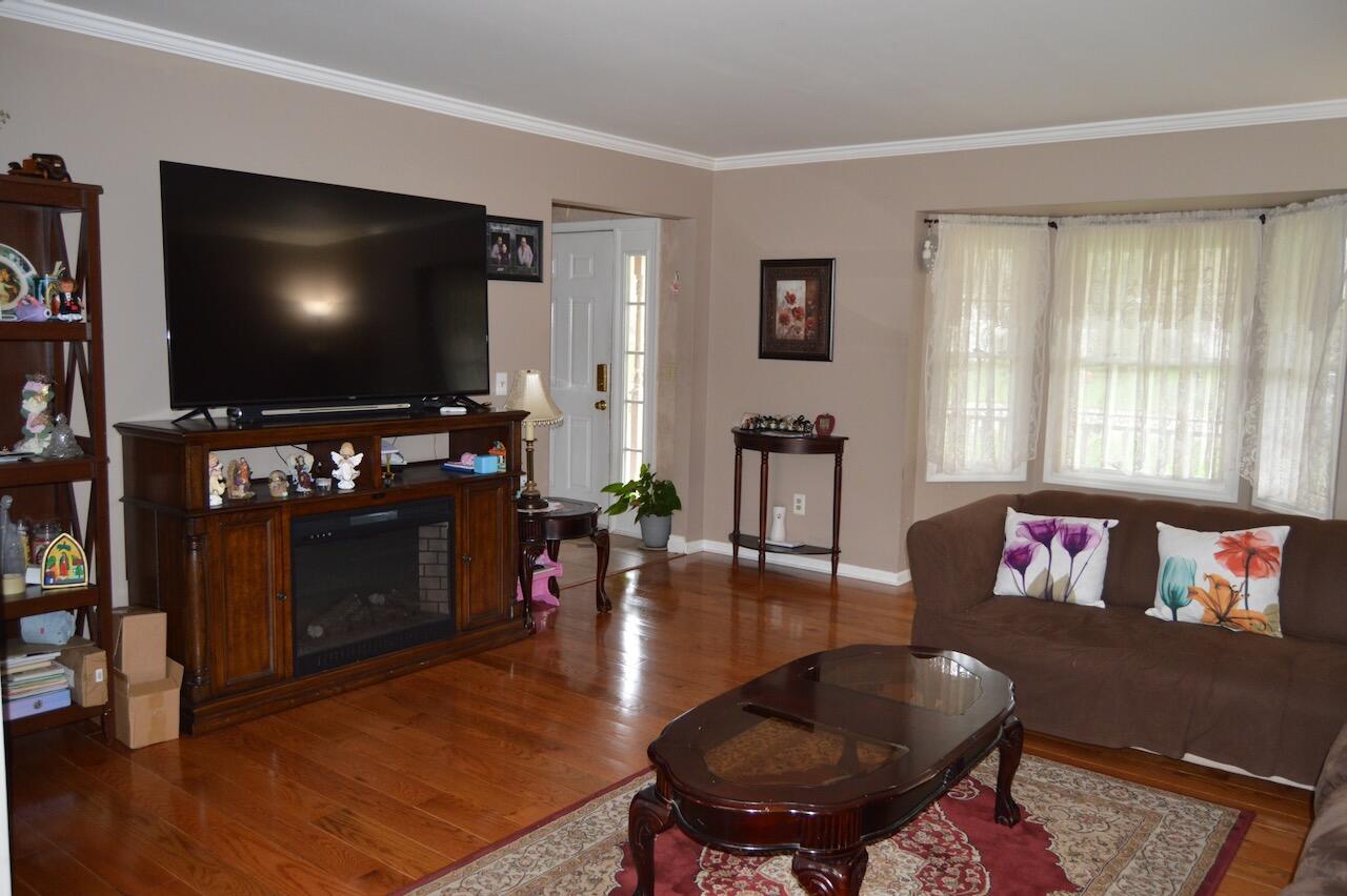 808 Church Street, Fowlerville, MI, 48836-7919