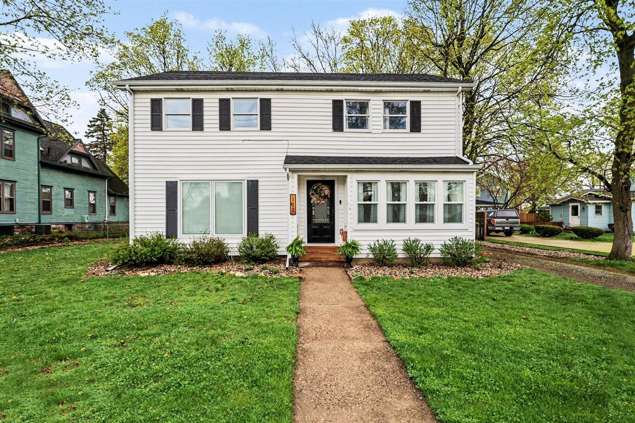 112 W Spruce Street, Marshall, MI, 49068-1852