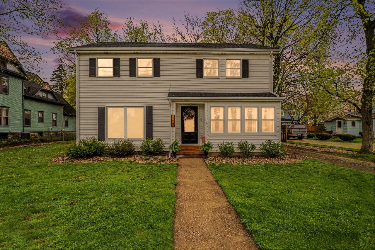 112 W Spruce Street, Marshall, MI, 49068-1852