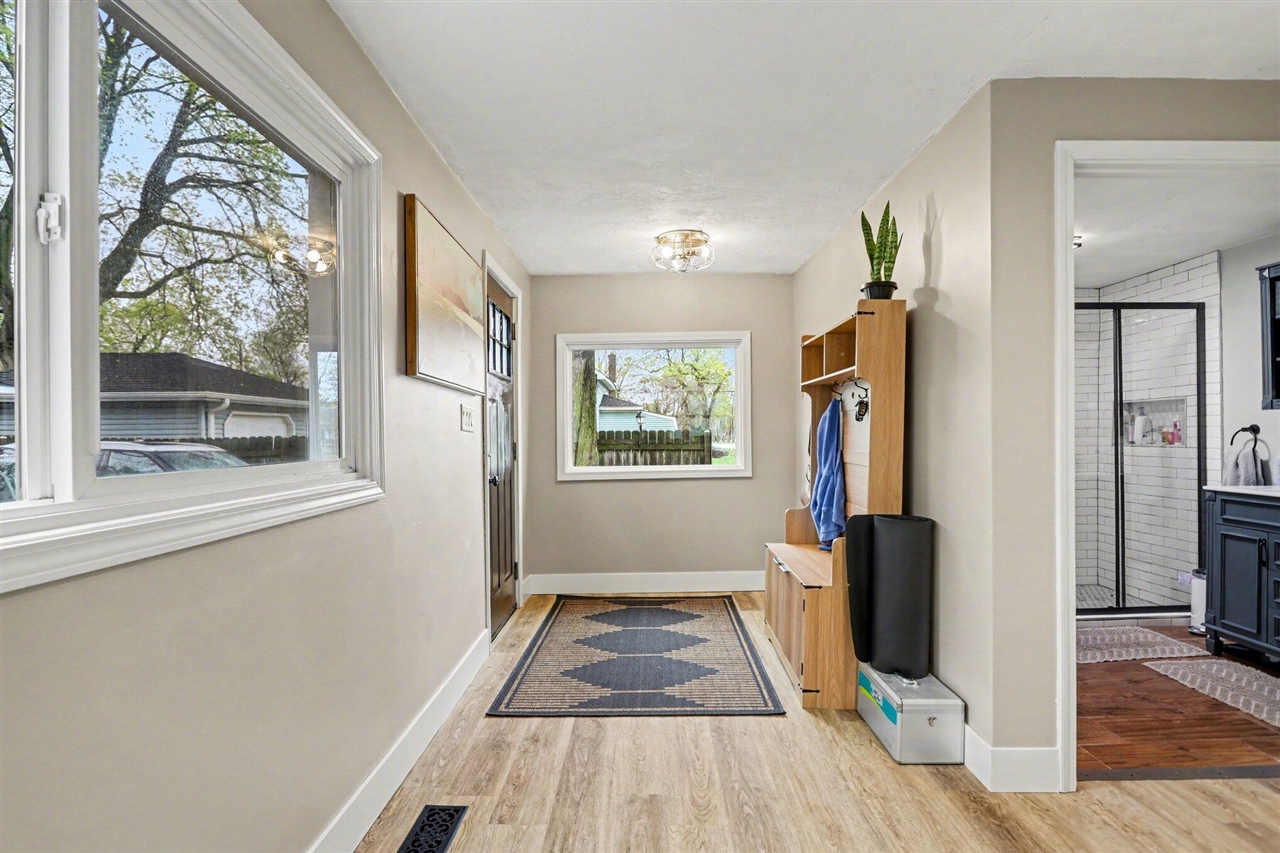 112 W Spruce Street, Marshall, MI, 49068-1852