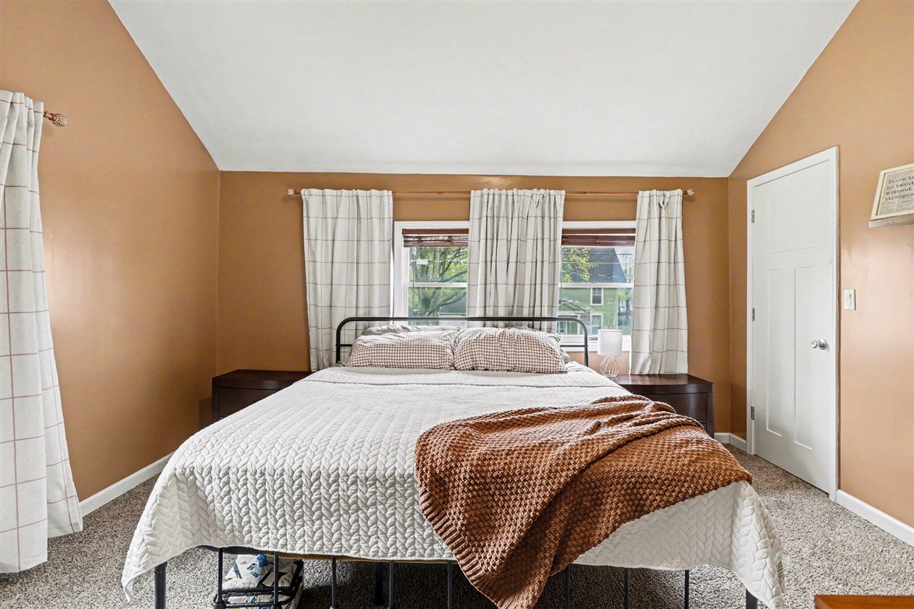 112 W Spruce Street, Marshall, MI, 49068-1852