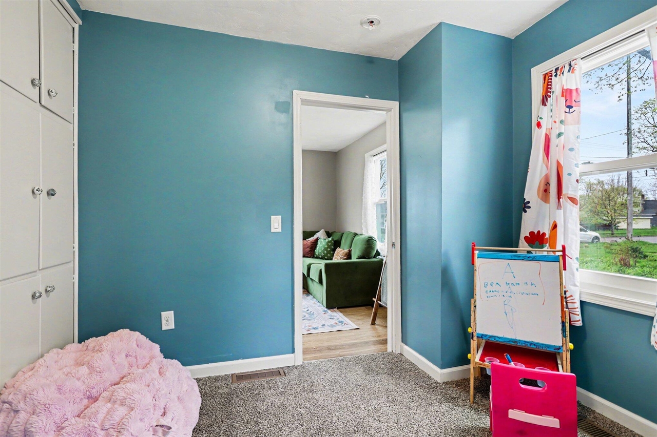 112 W Spruce Street, Marshall, MI, 49068-1852
