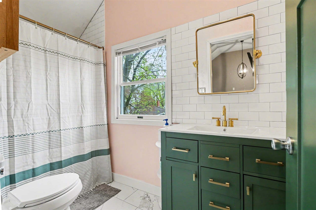 112 W Spruce Street, Marshall, MI, 49068-1852