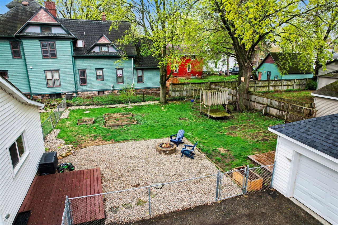 112 W Spruce Street, Marshall, MI, 49068-1852