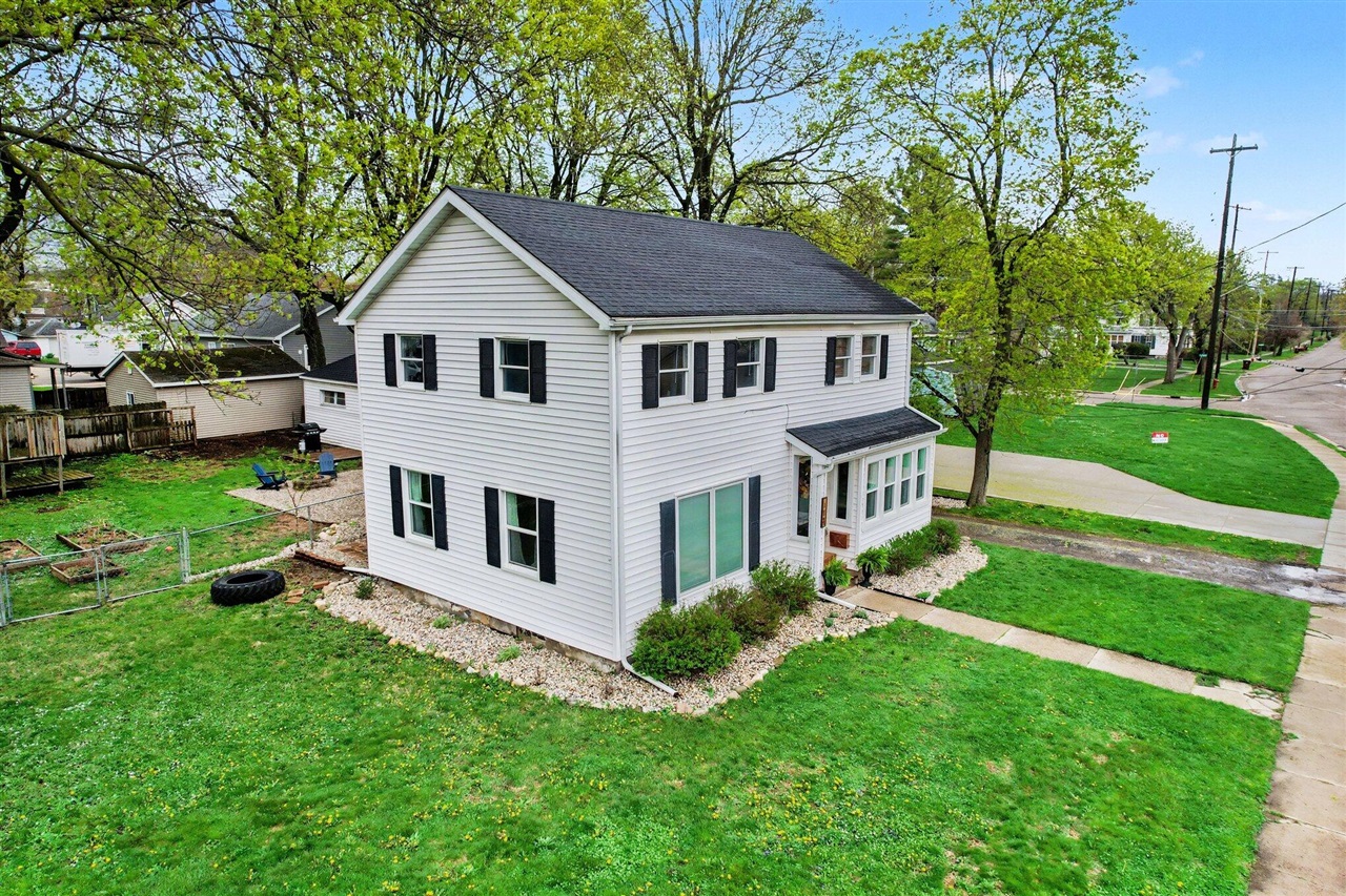 112 W Spruce Street, Marshall, MI, 49068-1852