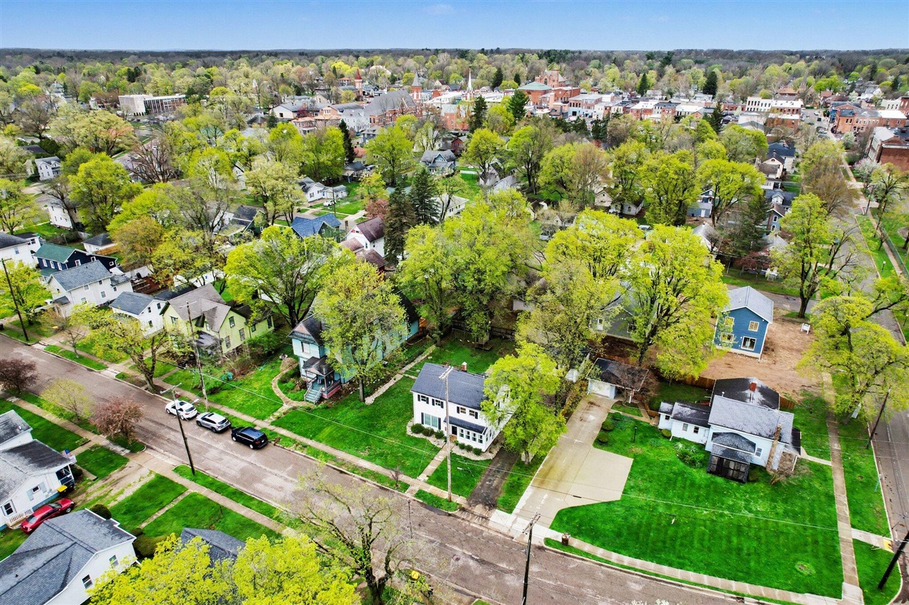 112 W Spruce Street, Marshall, MI, 49068-1852
